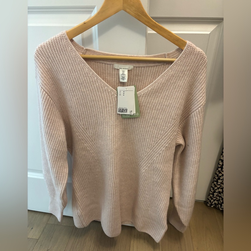 H&M pale pink maternity sweater